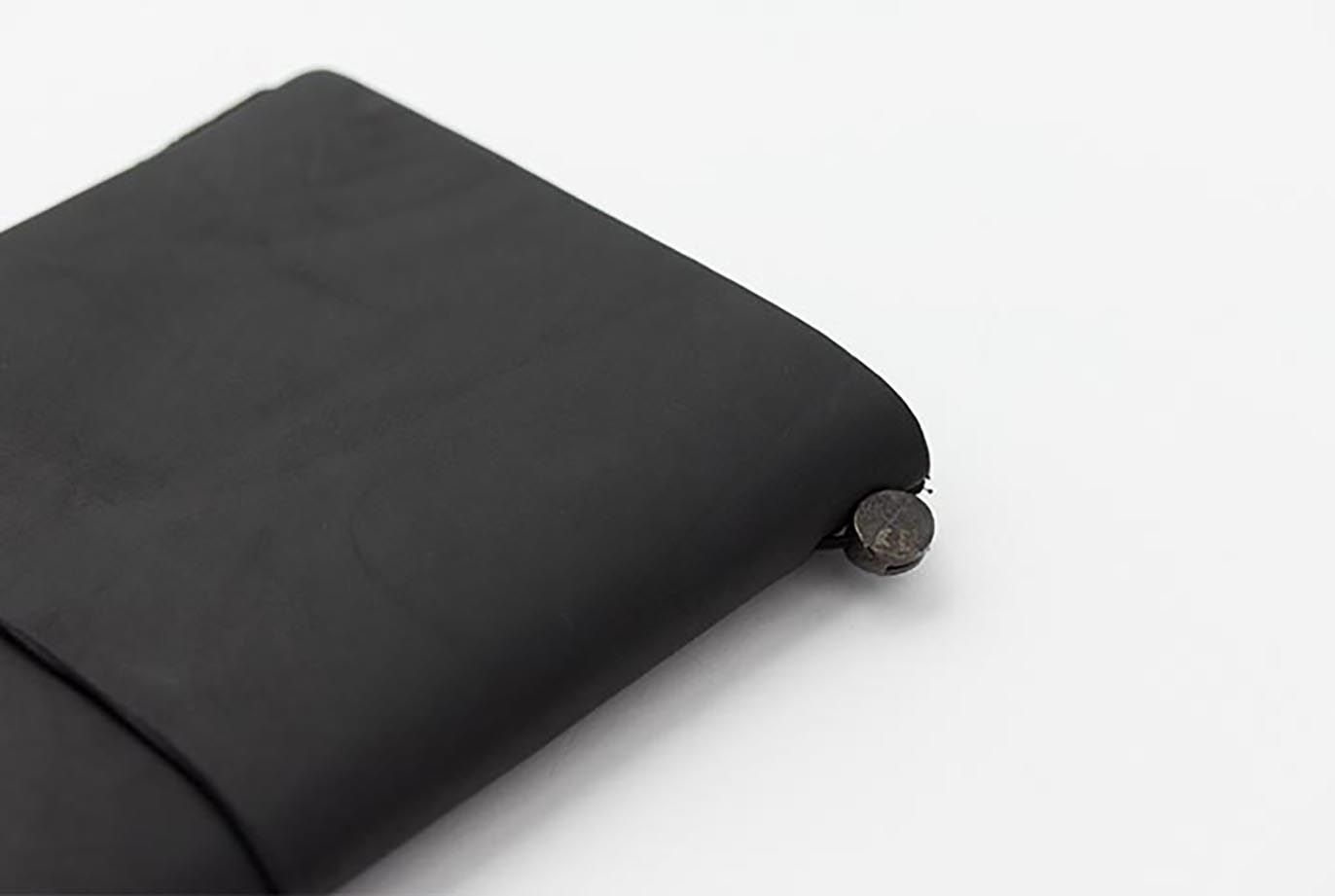 TRAVELER'S COMPANY | Traveler's Notebook Regular - Negro - Imagen 6
