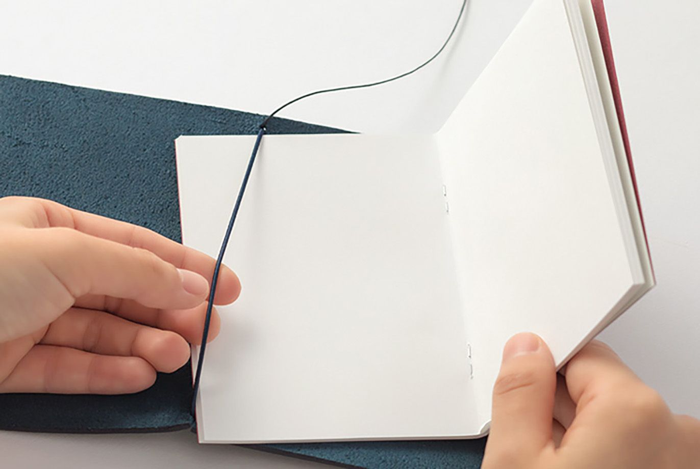 TRAVELER'S COMPANY | Traveler's Notebook Passport - Azul - Imagen 5