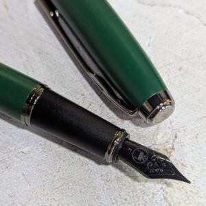 TERANISHI | Pluma estilográfica GUITAR con convertidor - Verde