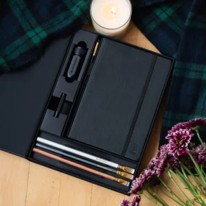BLACKWING | Set Notebook Essentials - 4 Lápices + Sacapuntas + Cuaderno Puntos + Guardapuntas