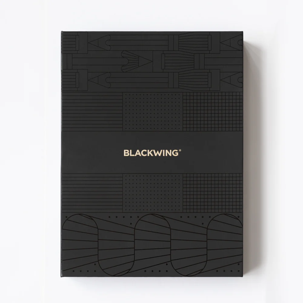 BLACKWING | Set Notebook Essentials - 4 Lápices + Sacapuntas + Cuaderno Puntos + Guardapuntas - Imagen 3