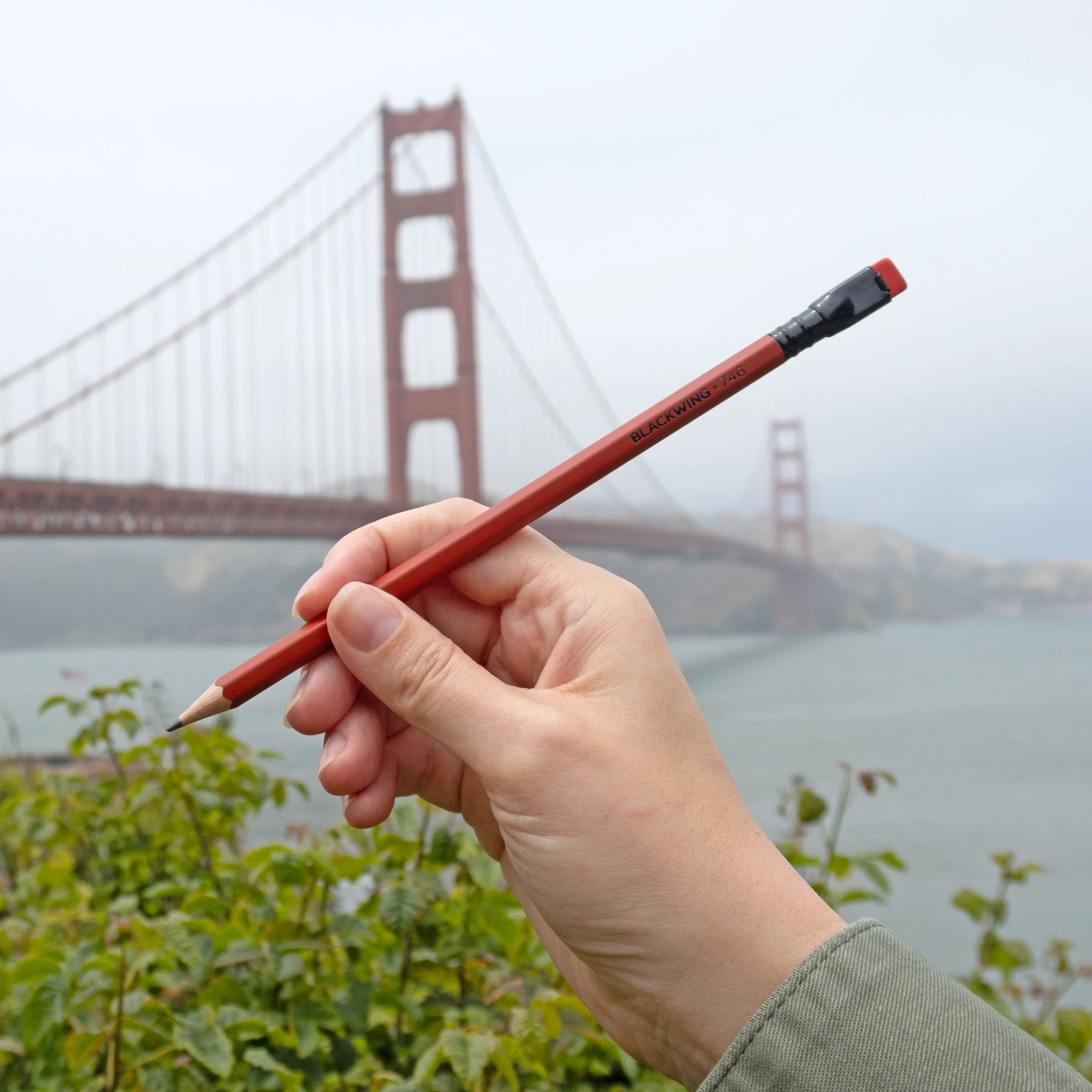 BLACKWING | Volumen 746 - Caja 12 Lápices - (Firme - 2B) - Golden Gate - Imagen 6