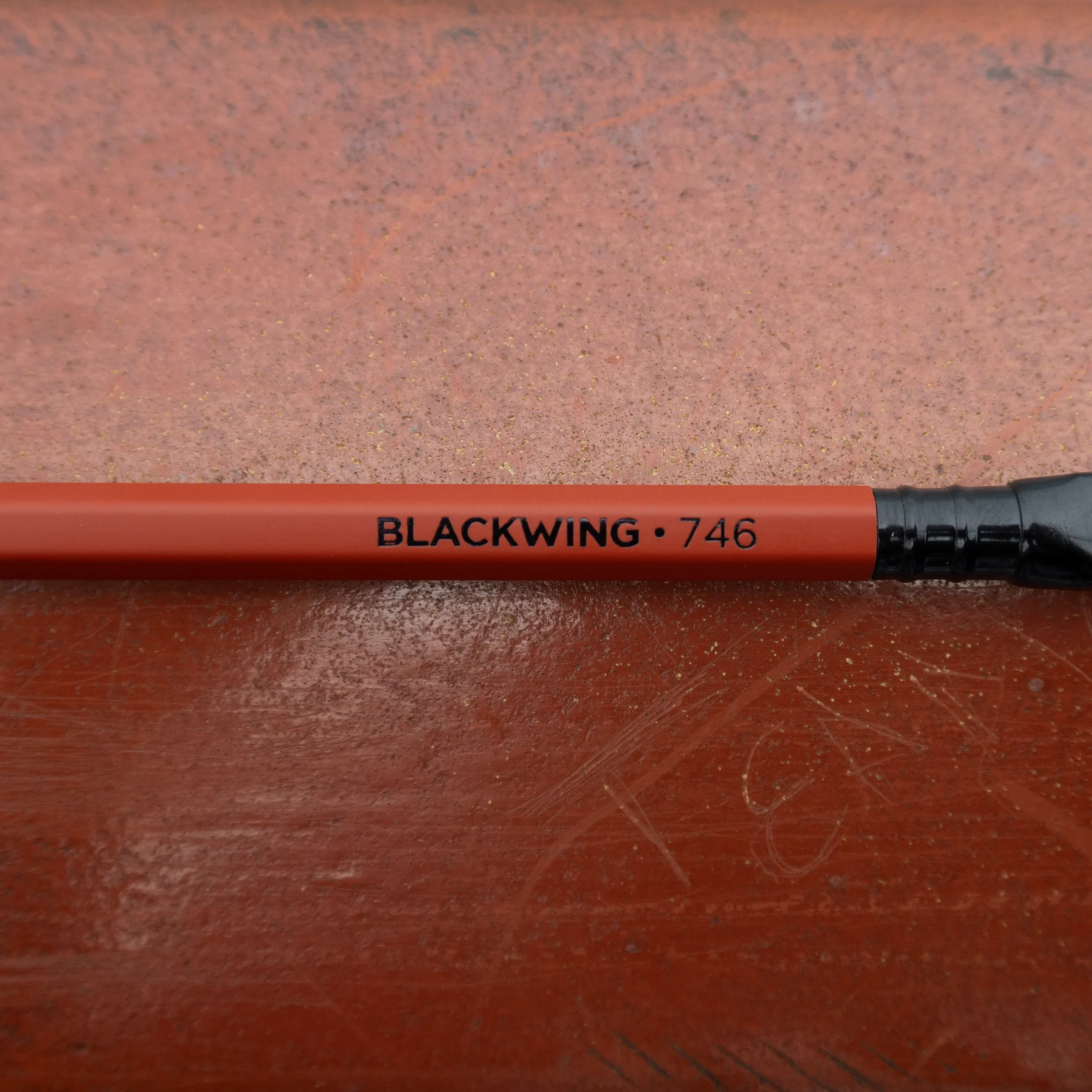 BLACKWING | Volumen 746 - Caja 12 Lápices - (Firme - 2B) - Golden Gate - Imagen 8