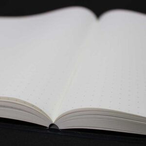 SAKAE TP | Cuaderno Tapa dura A5 Malla de Puntos - TOMOE RIVER Blanco - 52 gsm
