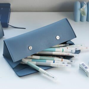 ICONIC | Estuche Triangular Piel Vegana JOURNEY - 06 French Navy