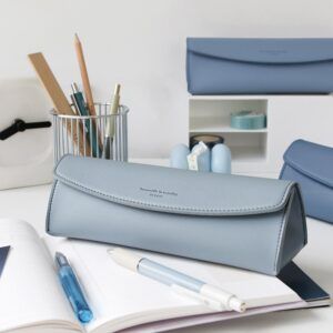 ICONIC | Estuche Triangular Piel Vegana JOURNEY - 05 Pale Blue