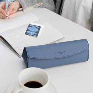 ICONIC | Estuche Triangular Piel Vegana JOURNEY - 06 French Navy