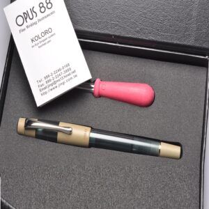 OPUS 88 | Pluma estilográfica Eyedropper KOLORO - Blue Ebonite