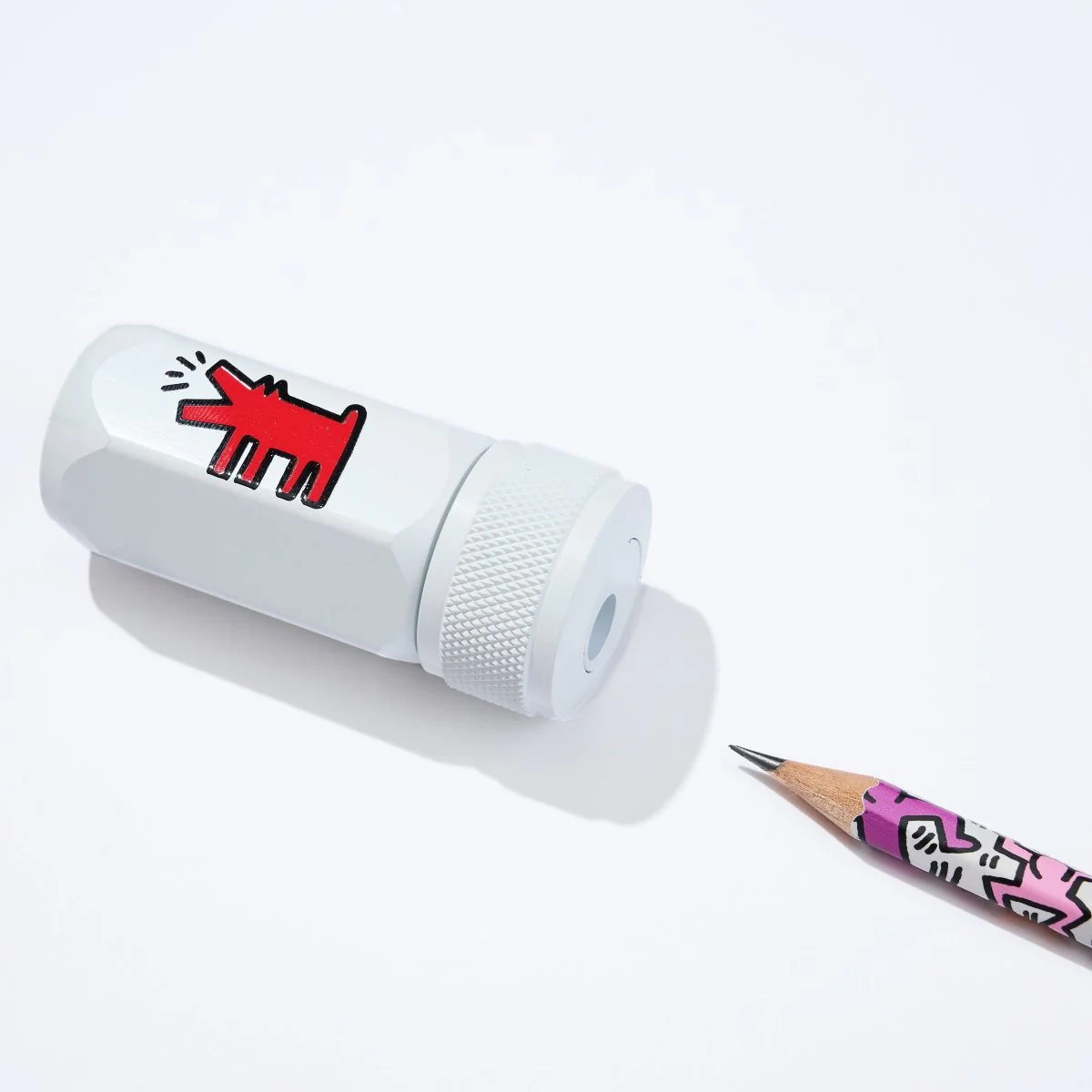 BLACKWING | Sacapuntas un paso Aluminio KEITH HARING - Barking Dog - Imagen 3