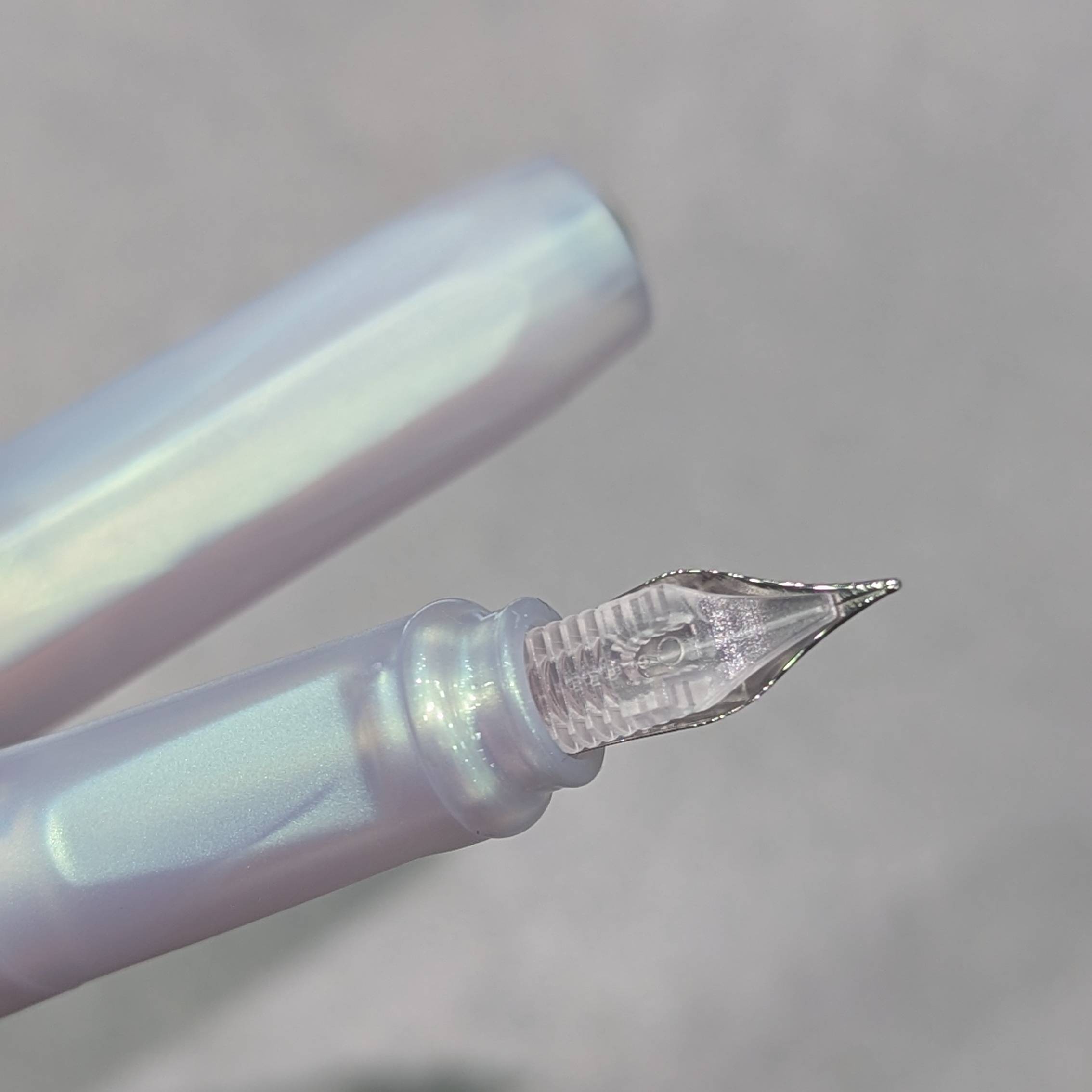 KAWECO | Pluma Estilográfica Perkeo - Iridiscent Pearl - Imagen 3