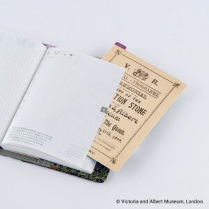 HOBONICHI | Plantilla de Escritura A6 - V&A Series: Pencil Board A6 (V&A’s Foundation Stone Programme)