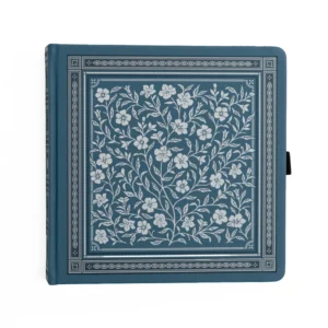 ARCHER & OLIVE | Junk Journal Álbum 20x20 cm - Wild Periwinkle