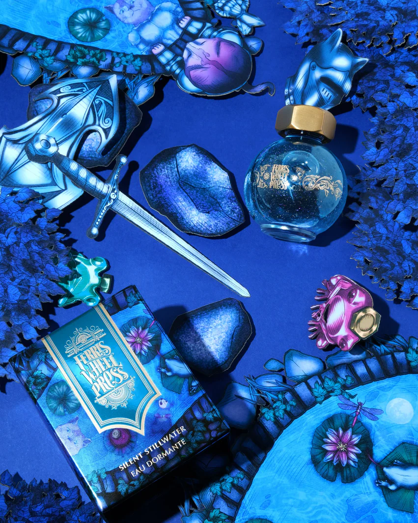 FERRIS WHEEL PRESS | Tintero Vidrio 20 ml - FERRITALES SHIMMER Book of Knight Series - Silent Stillwater - Imagen 5