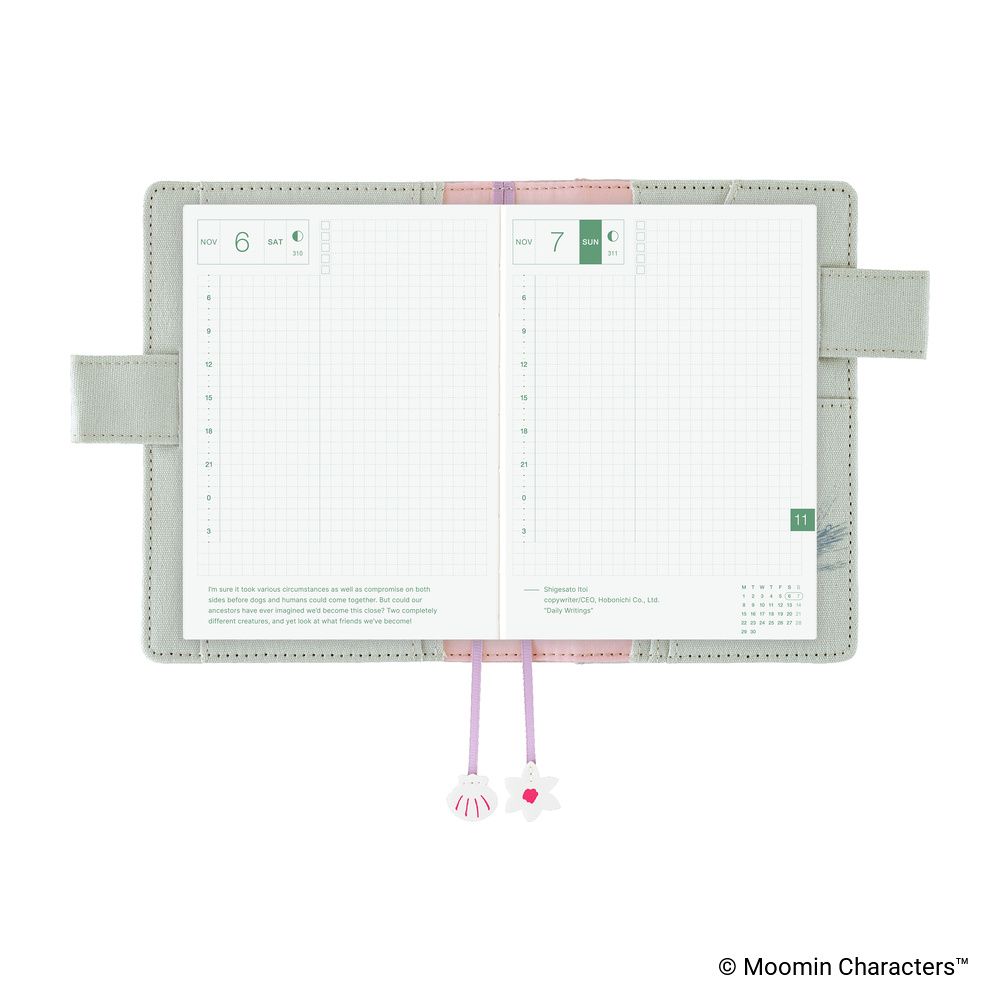 HOBONICHI | Funda COVER Original A6 - Moomin (My Yard - Pale Mint) - Imagen 8