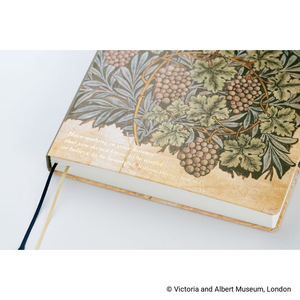 HOBONICHI | Agenda 2027 Diaria HON A5 – V&A Series (Vine) ENG - Imagen 10