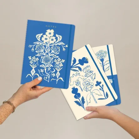 SEEDLINGS | Set 3 Cuadernos Rayados A5 – Blue Flower Bouquet