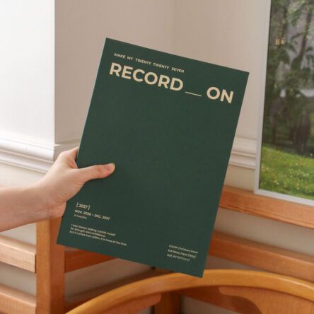 [PREVENTA] ICONIC | Agenda 2027 Mensual A4 RECORD ON MONTHLY – 04 Moss Green