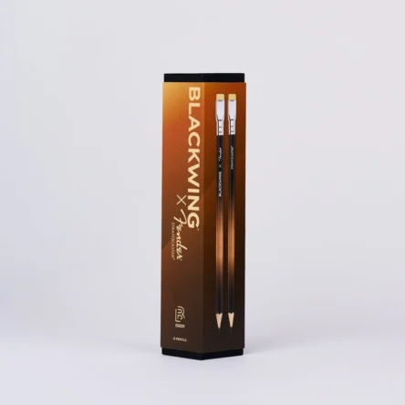 [PREVENTA] BLACKWING | FENDER – Caja 12 Lápices – (Equilibrado – 3B) – Sunburst Stratocaster