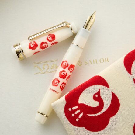 SAILOR x KAMAWANU | Set Pluma Estilográfica Pro Gear – Ed Lim Tsurumaru-ume